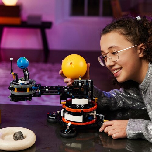 Lego® Planeta Tierra y Luna en Órbita