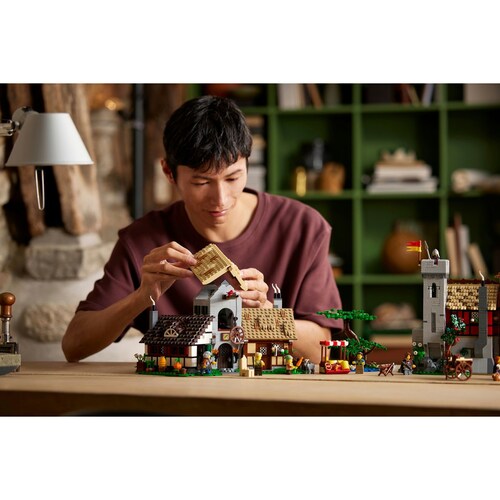 Plaza Mayor Medieval Icons Lego