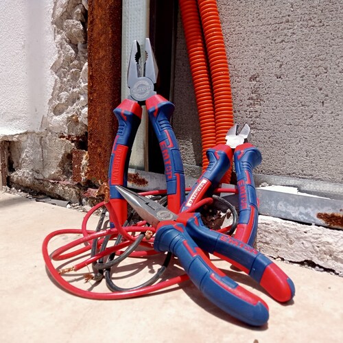 Juego de 3 Pinzas de Punta, Corte y Electricista Emtop