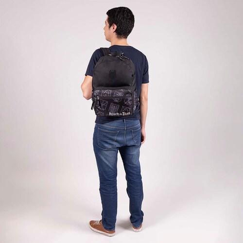 Mochila Manke Attack On Titan Negro Juvenil 1818