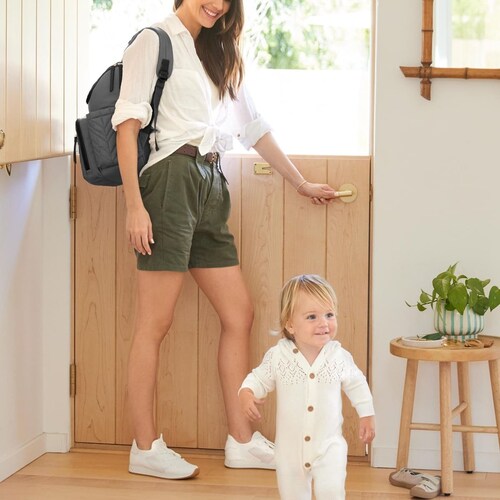 Mochila Pañalera Skiphop Forma Gris