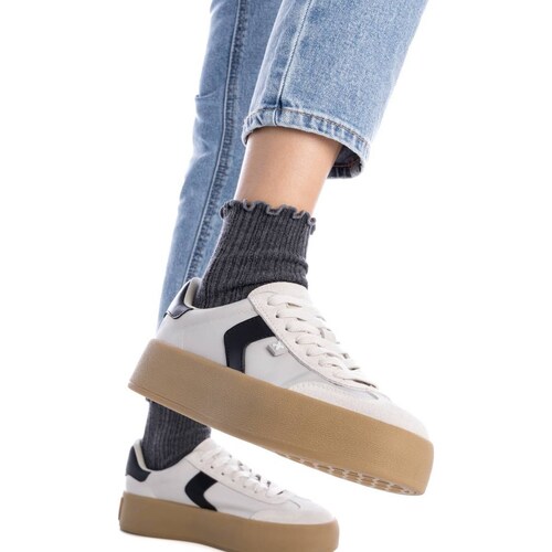 Tenis Casual Suela de Goma para Mujer Xti