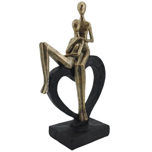 Figura Couple Heart Vintage Home