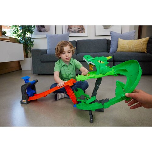 Hot Wheels Pista Tiburones Vs. Dinosaurios Destruccion