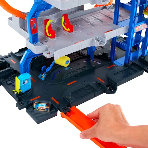 Hot Wheels Mega Garage con Elevador Y Helicóptero Mattel