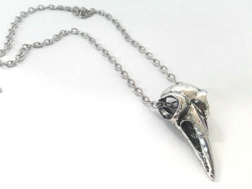 Collar Craneo Cuervo Club De Cuervos Netflix Chava Iglesias BYTESHOP