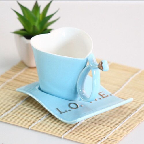 Taza De Cerámica Con Forma De Corazón Con Base Y Cuchara S