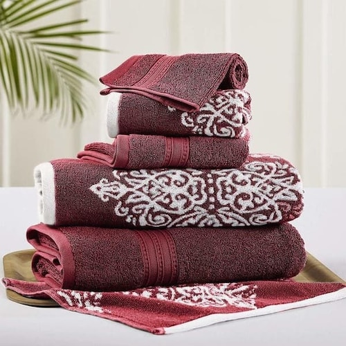 Set de 6 de piezas de Toallas de Algodón color Rojo con diseño en blanco