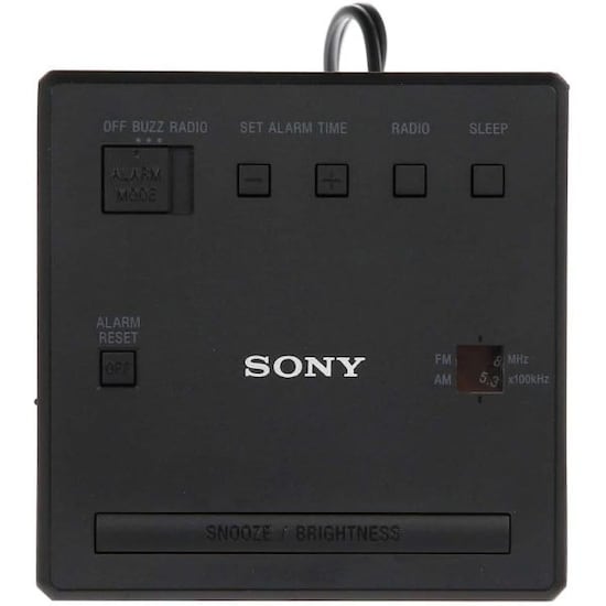 Radio despertador Sony de 1.5 W RMS, negro