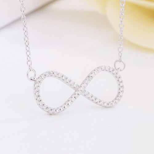 Hermoso Collar Infinito VAROURO  Plata Ley 925 + Estuche Premium 