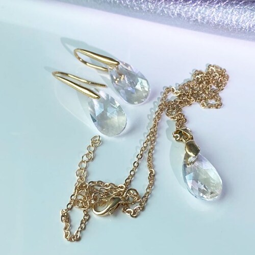 Juego Aretes con Colgante tipo Swarovski SELECT CRISTALES GOTA CH dorado