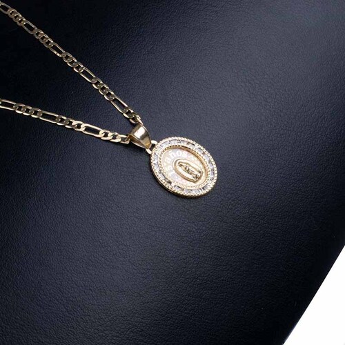 Medalla 15 Años Con Virgen Guadalupe VAROURO Oro 10k + Cadena Regalo