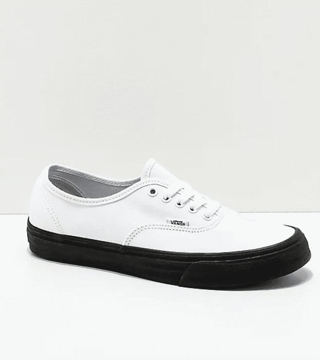 Imagenes de vans blancos con negro hotsell