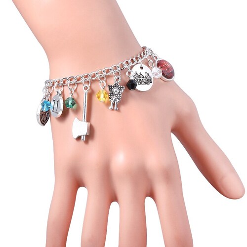 Pulsera Stranger Things con Dijes RJ Mod3