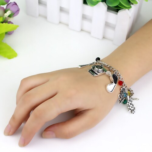 Pulsera Stranger Things con Dijes RJ Mod3