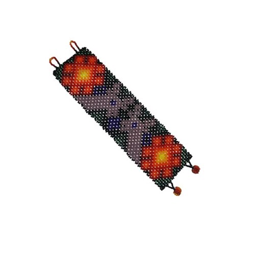 Brazalete con diseño de flor de peyote y venados