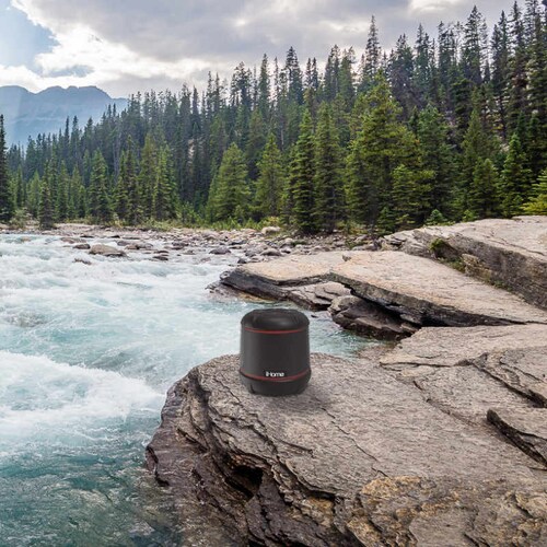 Bocina Bluetooth iHome iBT155B contra agua, polvo y golpes