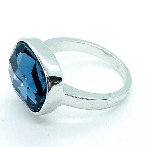 Anillo Cristal Swarovski Azul Oscuro Baño Rodio Farcelli Jewelry