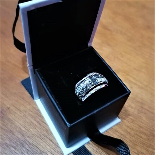 Anillo Cristales Swarovski Mutilínea Baño Rodio Farcelli Jewelry INCLUYE CAJA PARA REGALO