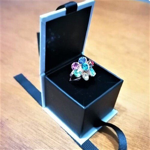 Anillo Multicolor Cristales Swarovski Baño Oro Rosado Farcelli Jewelry INCLUYE CAJA DE REGALO