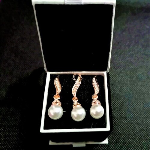 Set Perlas con Cristales Swarovski Baño de Oro Rosa Farcelli Jewelry INCLUYE CAJA PARA REGALO