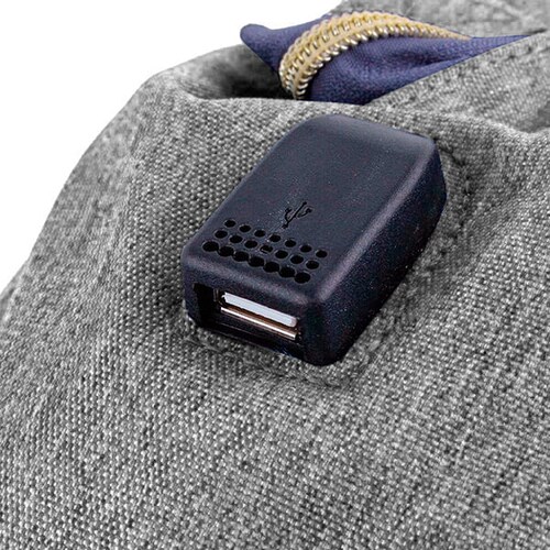 Mochila Pañalera con Puerto para Carga USB Color Azul Mezclilla