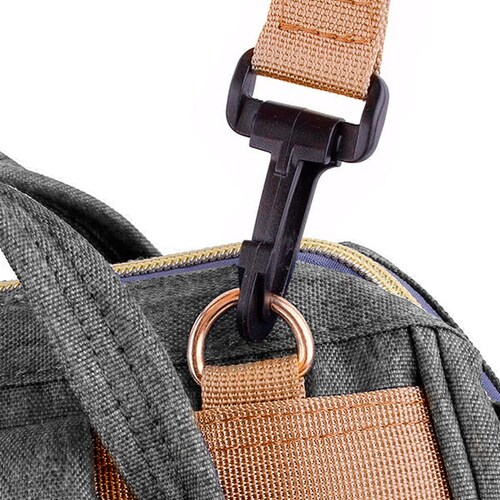 Mochila Pañalera con Puerto para Carga USB Color Azul Mezclilla