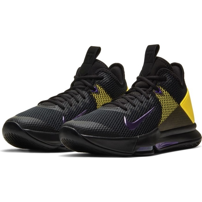 Lebron james best sale tenis morados