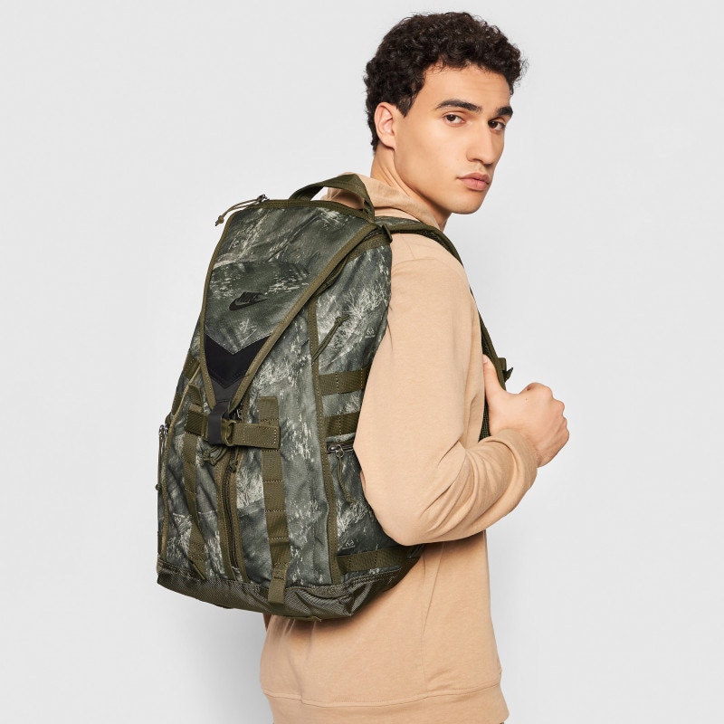 Nike recruit backpack best sale