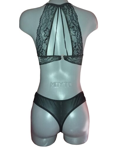 Coordinado De Bralette Y Tanga De Encaje