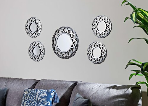 5 estilos de espejos decorativos ideales para salas pequeñas