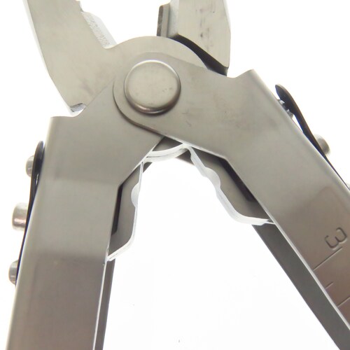 G7530 Gerber Mp600 Pinza Multiherramienta De Punta Con Funda.