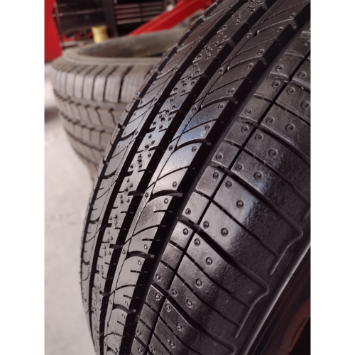 PAQUETE 2 LLANTAS 185/60R15 HANKOOK H426 84H