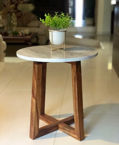 Mesa Esquinera En Madera De Parota Con Mármol Blanco.