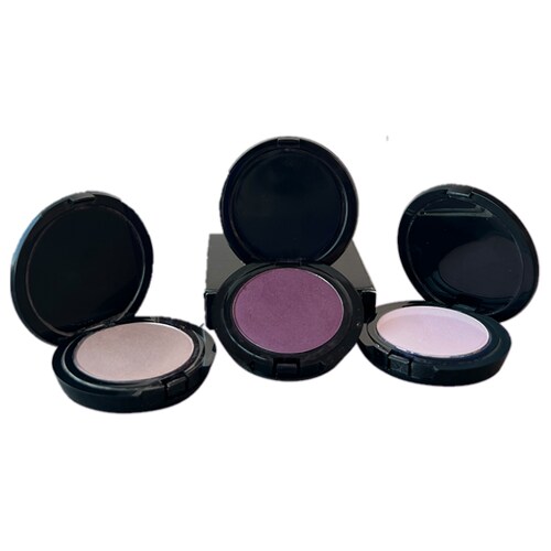 Trío de Sombras Maquillaje Purpura by Farmasi.