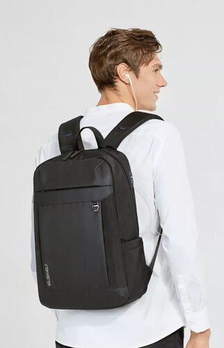 Mochila para laptop 15.6" Arctic Hunter correas acolchadas y material repelente al agua Oxford Modelo AH-GB00400