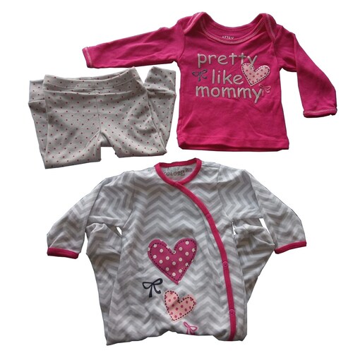Conjunto de 3 prendas para niña, con estampado de corazones 