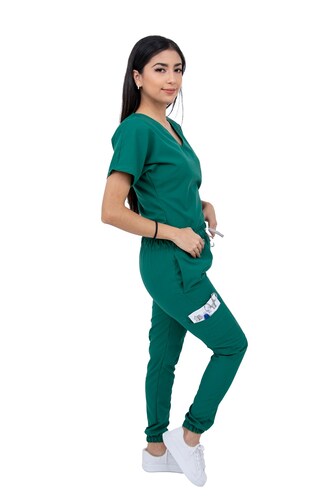 Pijama Quirúrgica Verde Jade Jogger Antifluidos Dama