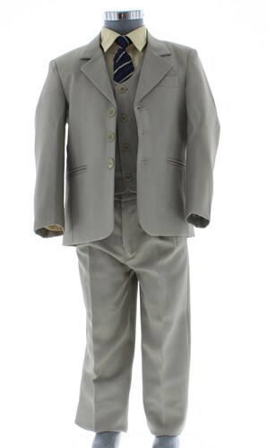 Traje de Vestir Niño Tres Piezas Color Beige 2896 4 a 18 Años.