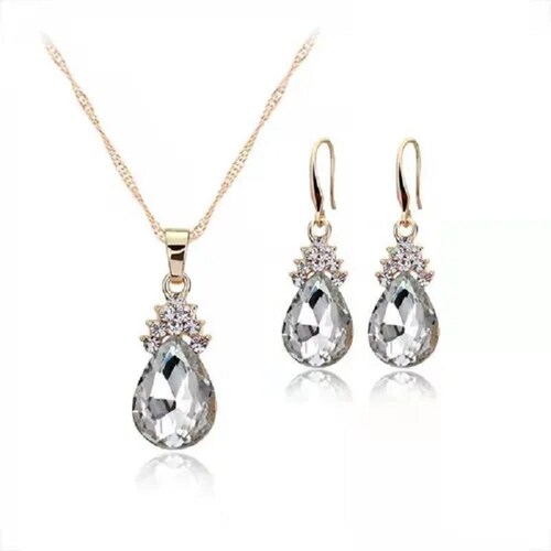 Juego De Collar Y Aretes Con Diamantes Plateado