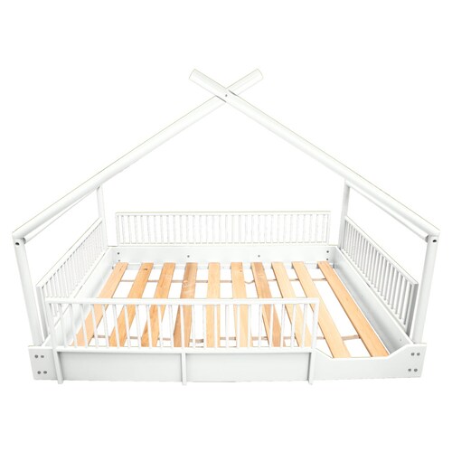 Cama Matrimonial de madera Montessori con barandales removibles .