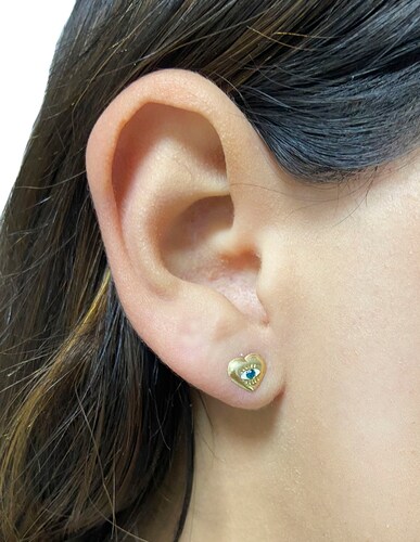 Broquel en Forma de Corazón con Ojo Central, en Oro de 10k - Mancini Joyas