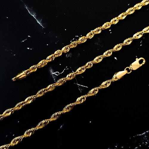 Cadena de hombre Oro de 10k Italiano, tejido torzal. Incluye certificado y caja de regalo.
