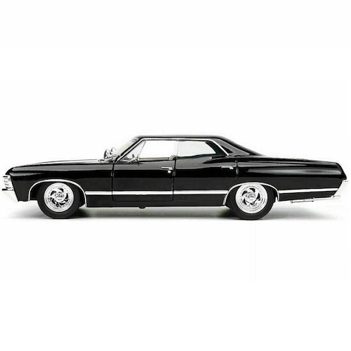 1967 Chevy Impala con Figura de Dean Supernatural Jada Toys Escala 1:24