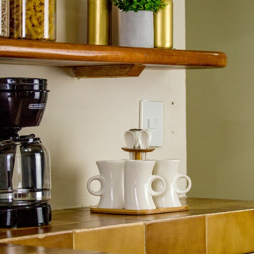 Set de 4 tazas largas con cuchara y base de bambú 