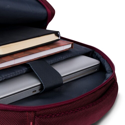 Mochila Para Laptop 15.6 Pulgadas Zilker Cool Capital Color Tinto