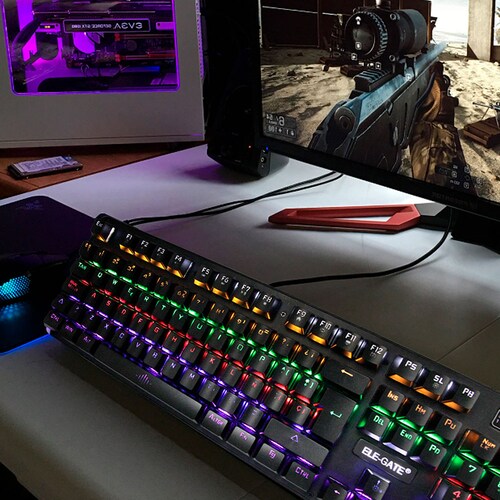Teclado Gamer Mecánico Metal Rgb Luz Alambrico Español.