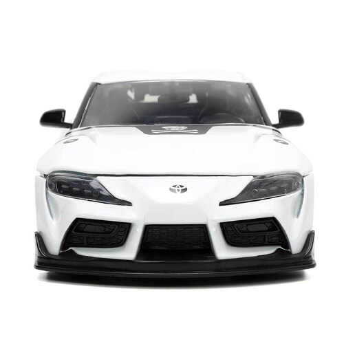 2020 Toyota Supra con Figura Roy Focker Robotech ANIMATION Hollywood Rides Jada Toys Escala 1:24 