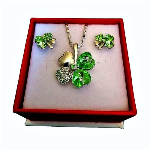 Set ADESLTEN con Cadena, Dije y Aretes Trebol Verde en Chapa de Rodio y SWAROVSKI ELEMENTS INCLUYE DE REGALO ARETES DIAMOND Y CAJA PARA REGALO