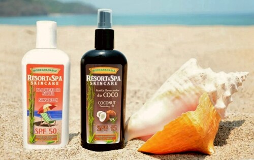 PAQUETE 2 PIEZAS: 1 Bloqueador Solar SPF 50 250 ml y 1 Aceite Bronceador de Coco SPF 15 250 ml Biodegradable, Orgánico y Natural.